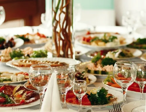 10 Questions to Ask Before Hiring a Wedding Caterer